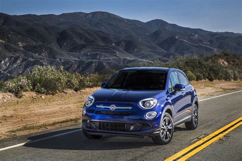 Fiat 500X Pops With Its Cute, Rugged Self