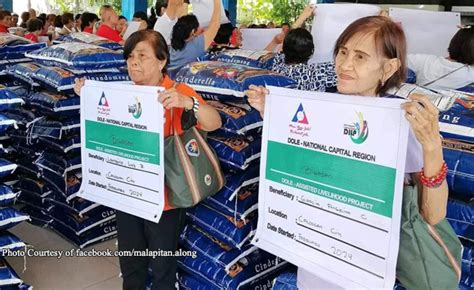 Mayor Along Malapitan provides negosyo packages to senior citizens