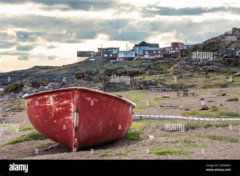 Town of Iqaluit, Baffin Island, northern Canada Stock Photo - Alamy