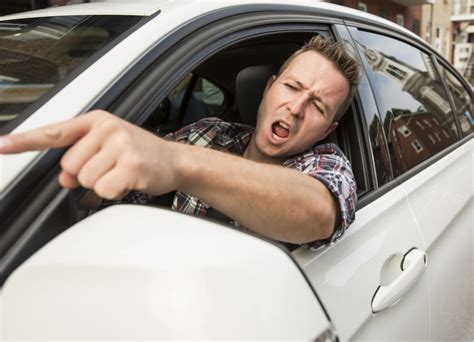 What is Aggressive Driving? All the Facts You Should Know - Smart Motorist