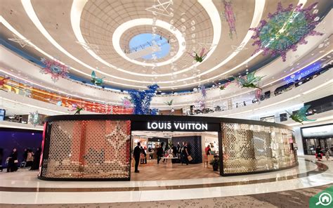 A guide to Dubai Mall’s Fashion Avenue: Gucci, Dior & More - MyBayut