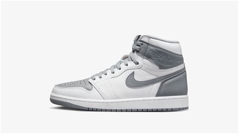 Air Jordan 1 Retro High OG (Stealth & White) | END. Launches