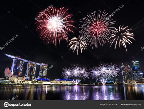 Marina Bay Skyline Night Time National Day Fireworks Show Singapore ...