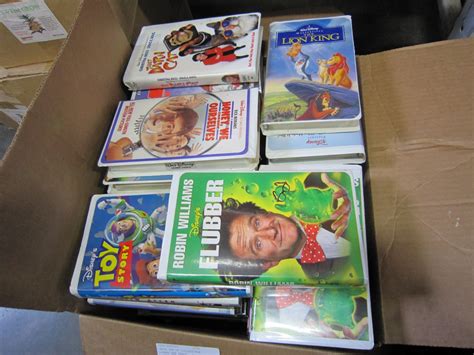 LARGE BOX OF COLLECTIBLE DISNEY VHS TAPES - SOME BLACK DIAMOND SERIES