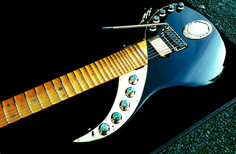 - Sky Guitars