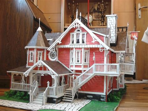 The Pink Palace from Coraline Miniature Model, Miniature Houses, Miniature Diy, Pink Dollhouse ...