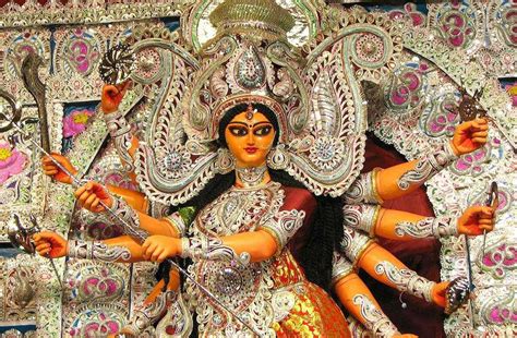 10 Famous Kolkata Durga Puja Pandals