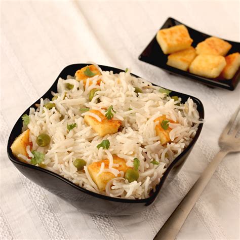 Paneer Pulao Recipe - Spicy Steamed Rice with Paneer and Peas