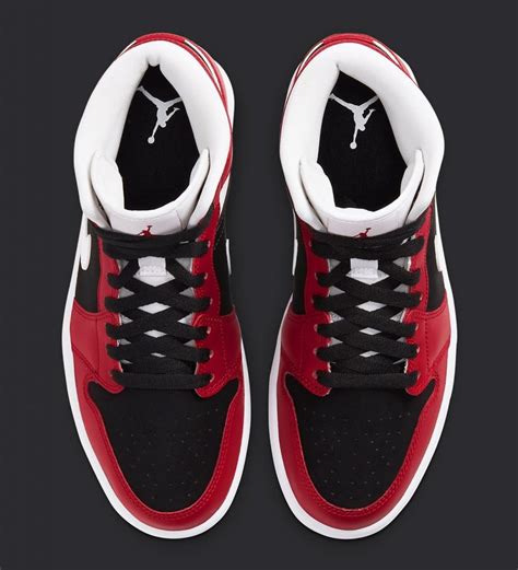 AIR JORDAN 1 MID CHICAGO FLIP DROPPING SOON | DailySole