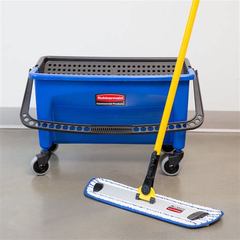 Rubbermaid FGQ93000BLUE Blue 40 qt. No Touch Microfiber Mop / Finish Bucket