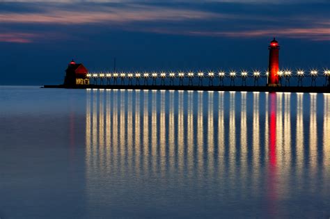 Grand Haven Lighthouse & Pier - West Michigan Guides