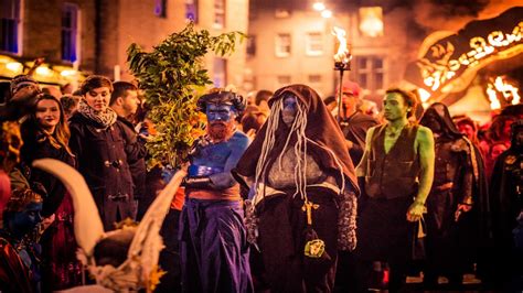 How to Celebrate Samhain with Pagan Rituals Traditions | Gaia