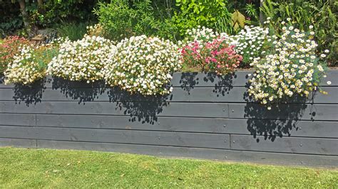 52 Retaining Wall Ideas That Will Elevate Your Landscaping ...