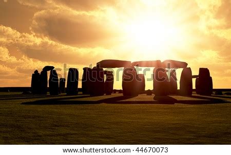 Stonehenge Sunrise Stock Photo 44670073 : Shutterstock