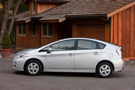 2010 Toyota Prius: Solar Sunroof Smash Success, Hard To Get