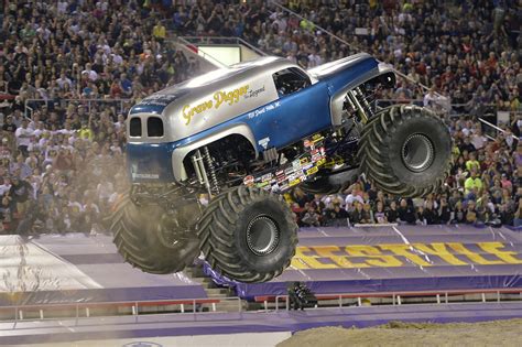 Grave Digger the Legend | Monster Trucks Wiki | FANDOM powered by Wikia