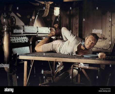 STEVE MCQUEEN, PAPILLON, 1973 Stock Photo - Alamy