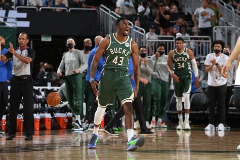 Milwaukee Bucks Re-Sign Thanasis Antetokounmpo | NBA.com