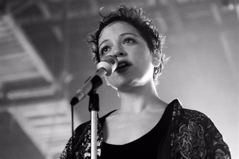 Natalia Lafourcade estrena videoclip de Hasta la raíz