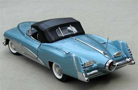 Franklin Mint 1:24 1951 GM LeSabre- Concept Car - Diecast Zone | Concept cars, Custom cars paint ...