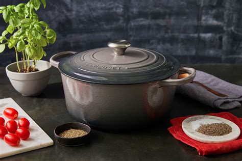 Le Creuset 7.25-Quart Dutch Oven Review, Editor Tested