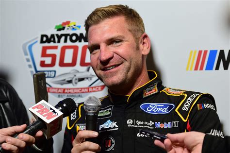 NASCAR: Clint Bowyer aiming to spice up Fox Sports booth