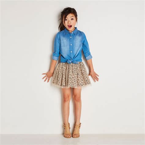 (GASP!...) Have you heard? Chambray is back / get it before it's gone - Again. | Cute outfits ...