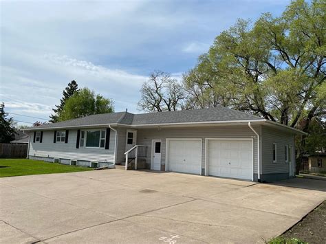 1519 Thompson St, La Crosse, WI, 54601 | MLS: 1833980 | Edina Realty