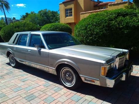 Lincoln Continental Cartier Signature Edition Town Car - Classic Lincoln Town Car 1989 for sale