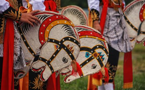 Kuda Kepang: Enchantment in a Dance of Horses - Esplanade