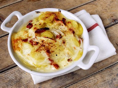 la véritable Tartiflette savoyarde | les pieds sous la table