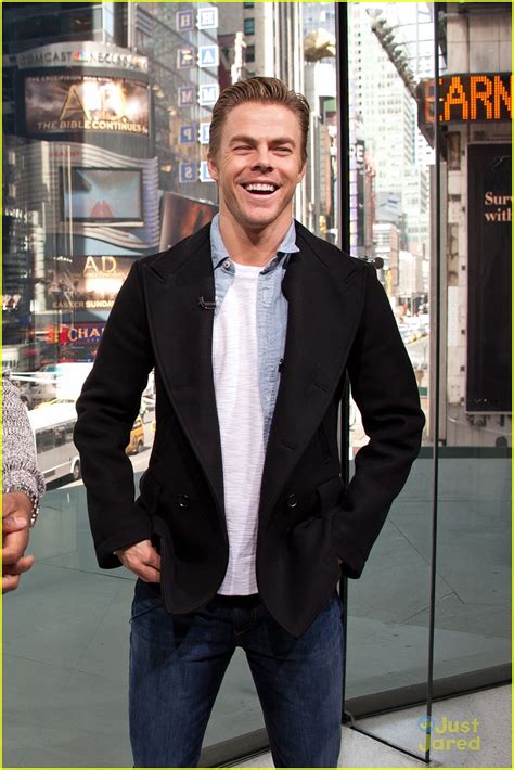 Derek Hough Talks 'DWTS' On 'Extra' In New York City | Photo 800959 ...