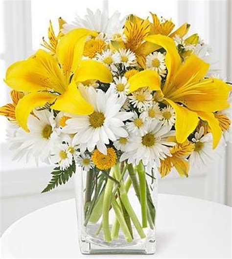 100+ Beauty Spring Flowers Centerpieces Arrangements Ideas - Hoommy.com | Spring flower ...