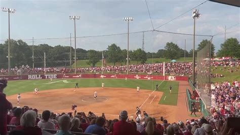 Watch Alabama softball, Rhoads Stadium celebrate clinching trip to WCWS ...