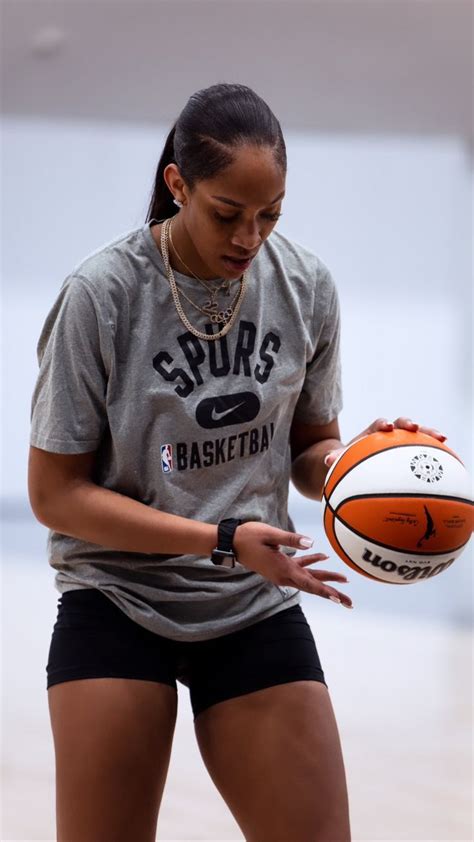 A'ja Wilson (@_ajawilson22) / X | Peinados con ondas y trenza ...