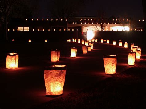 File:Luminarias.jpg - Wikimedia Commons