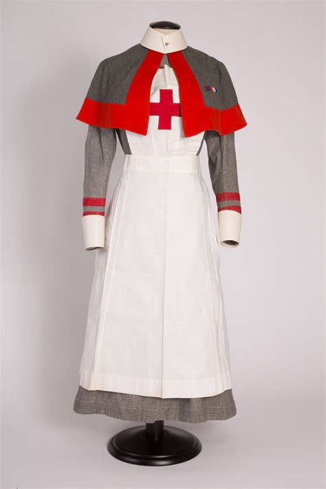 WW1 nurse costume inspiration. Vintage Nurse, Vintage Medical, Larp, Red Cross Nurse, Nurse ...