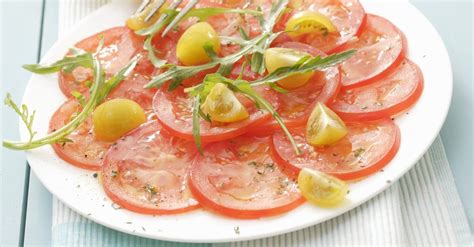 Sliced tomato Salad Recipe | EatSmarter