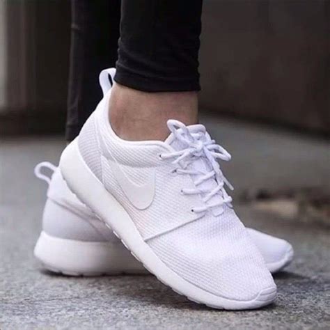 White Nike Roshe Runs on Mercari | White nike shoes, All white nike ...