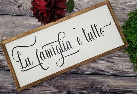 La famiglia e tutto, Family is everything. Italian sign | Wooden family signs, Wood projects for ...