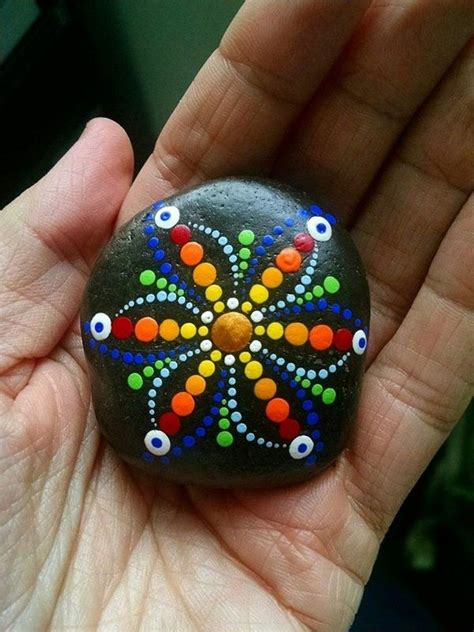 20+ Elegant Diy Rock Painting Design Ideas That Looks Cool | Mandala ...