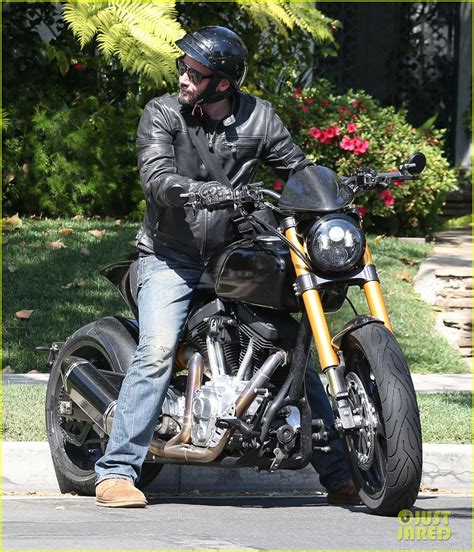 Keanu Reeves Takes a Motorcycle Ride After Spending Hours at Acting ...