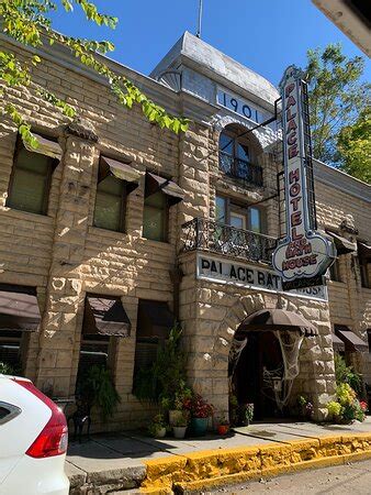 Eureka Springs Historic District Tram Tours - All You Need to Know ...