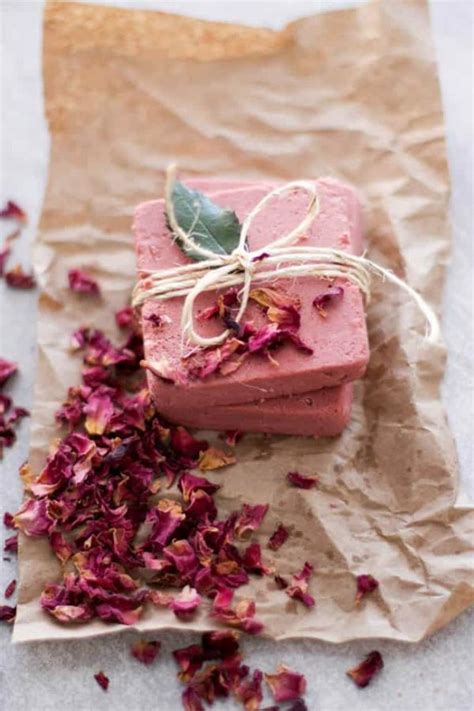 20 Easy Homemade Soap Recipes That Anyone Can Make - Balancing Bucks