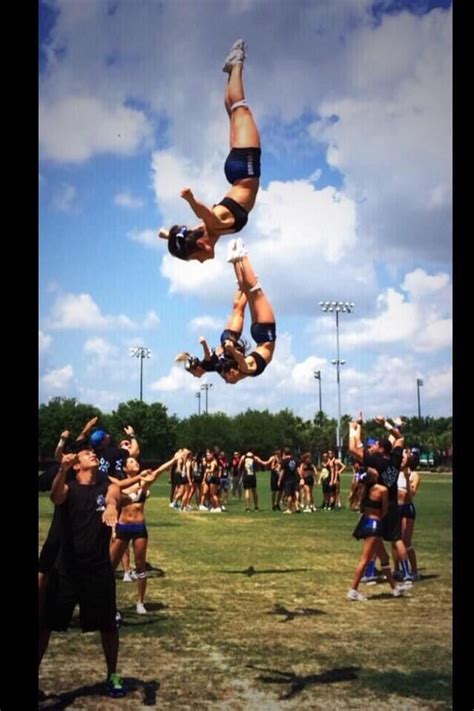 http://shescheercaptain.tumblr.com/post/84874991803 | Cheerleading stunt, Cool cheer stunts ...