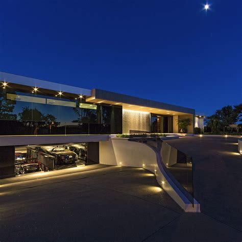 This $85 Million Super-Mansion Would Make Tony Stark Jealous | Modern ...