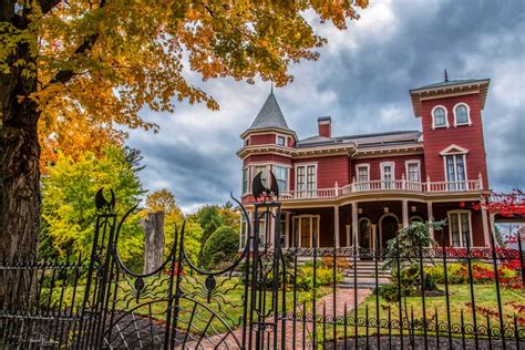 Stephen King's House: Bangor's Spooky House of Horror - Unusual Places