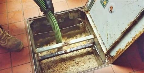 Grease Trap Cleaning Keeps Your Commercial Kitchen Running Smoothly