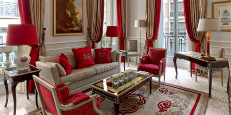 Plaza Athénée: The Most Romantic Hotel in Paris - Fashionela