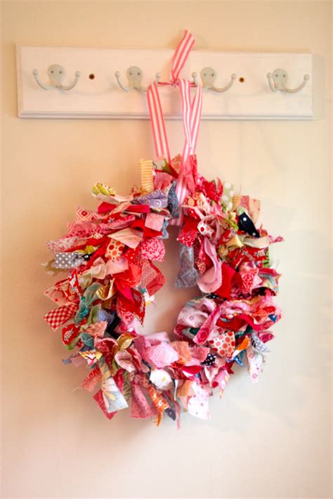 Three Sisterz: Fabric Scraps Wreath